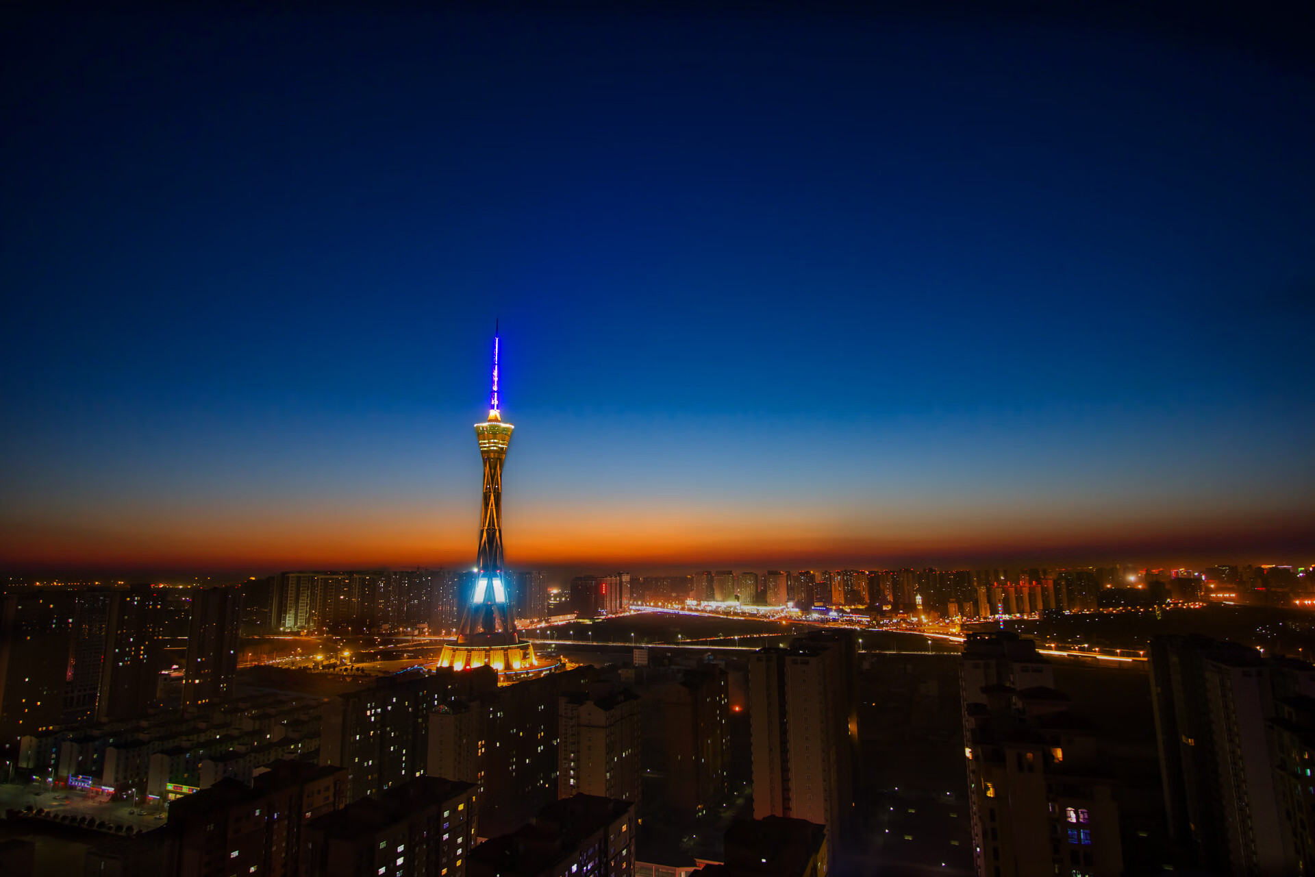 利物浦保持高压推进持续威胁球门,利物浦ywna